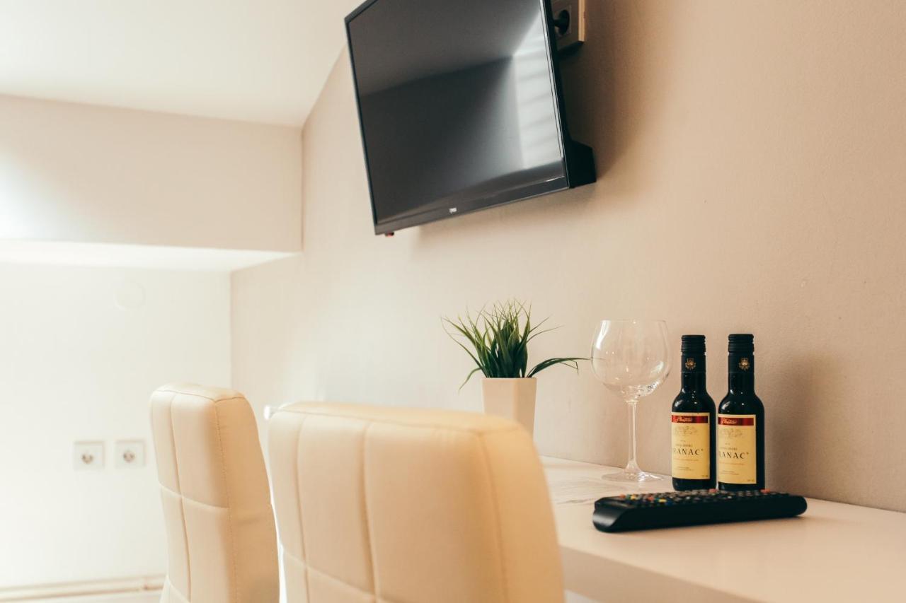 Hotel Dijana Пирот Экстерьер фото