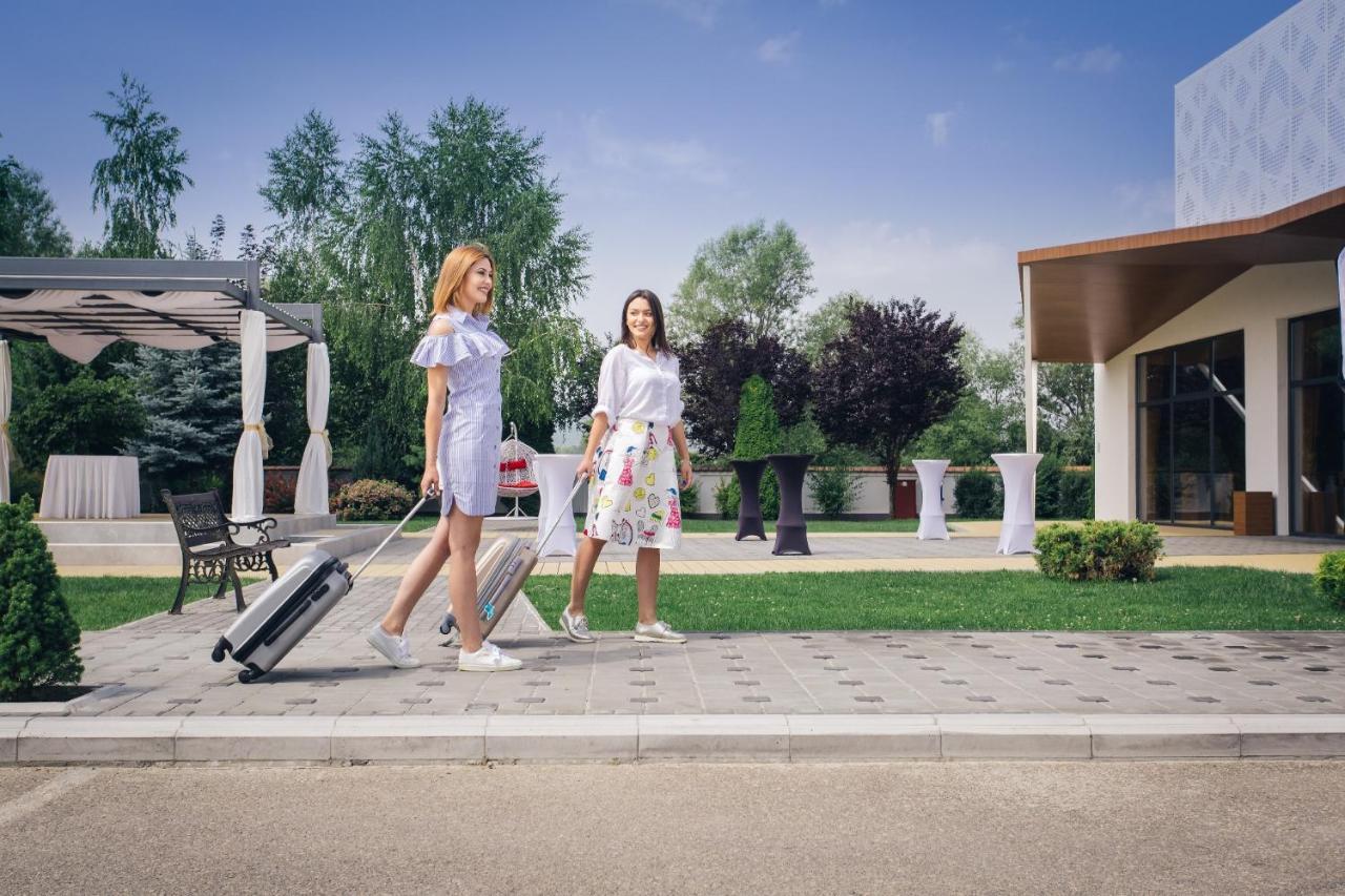 Hotel Dijana Пирот Экстерьер фото
