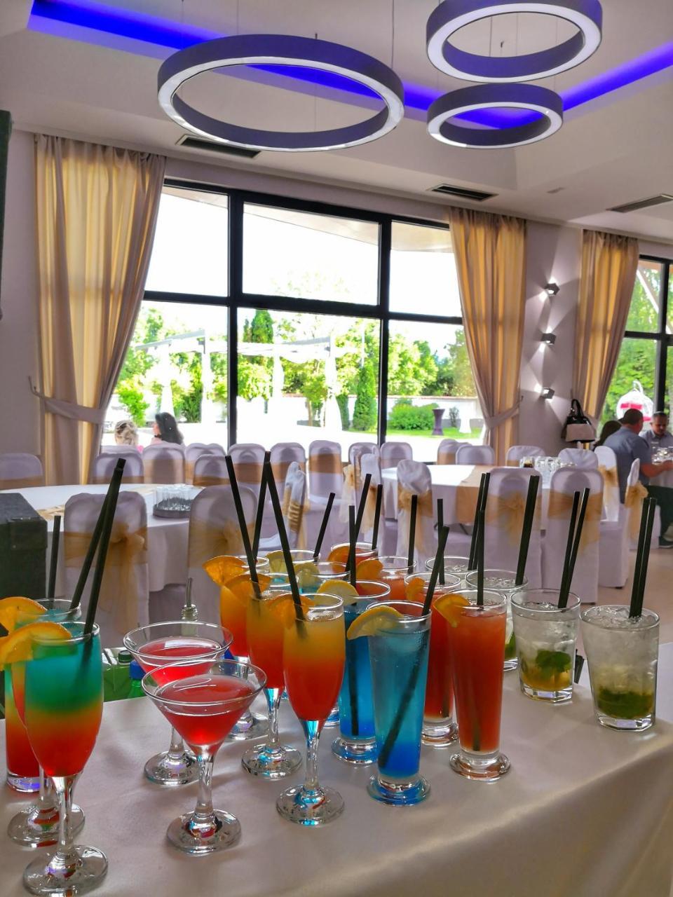 Hotel Dijana Пирот Экстерьер фото